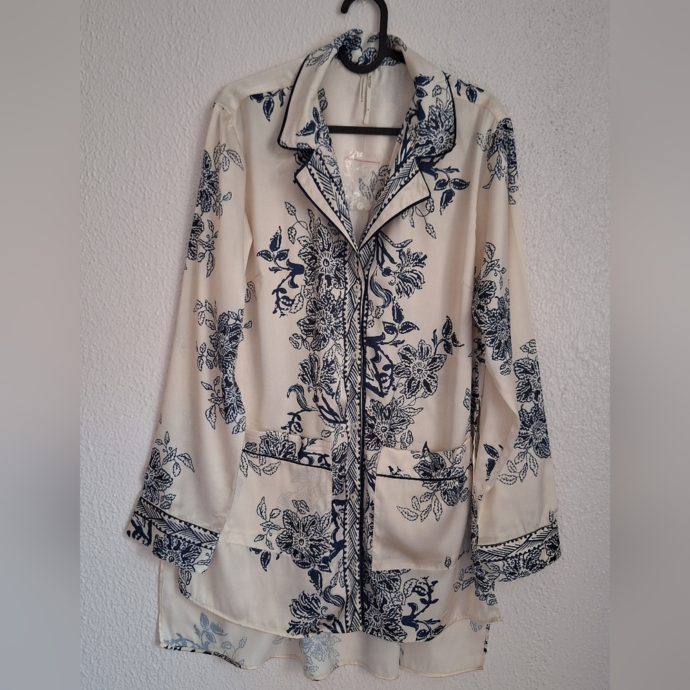NWOT BY ANTHROPOLOGIE SATIN Cream and Navy Floral Pajama Top